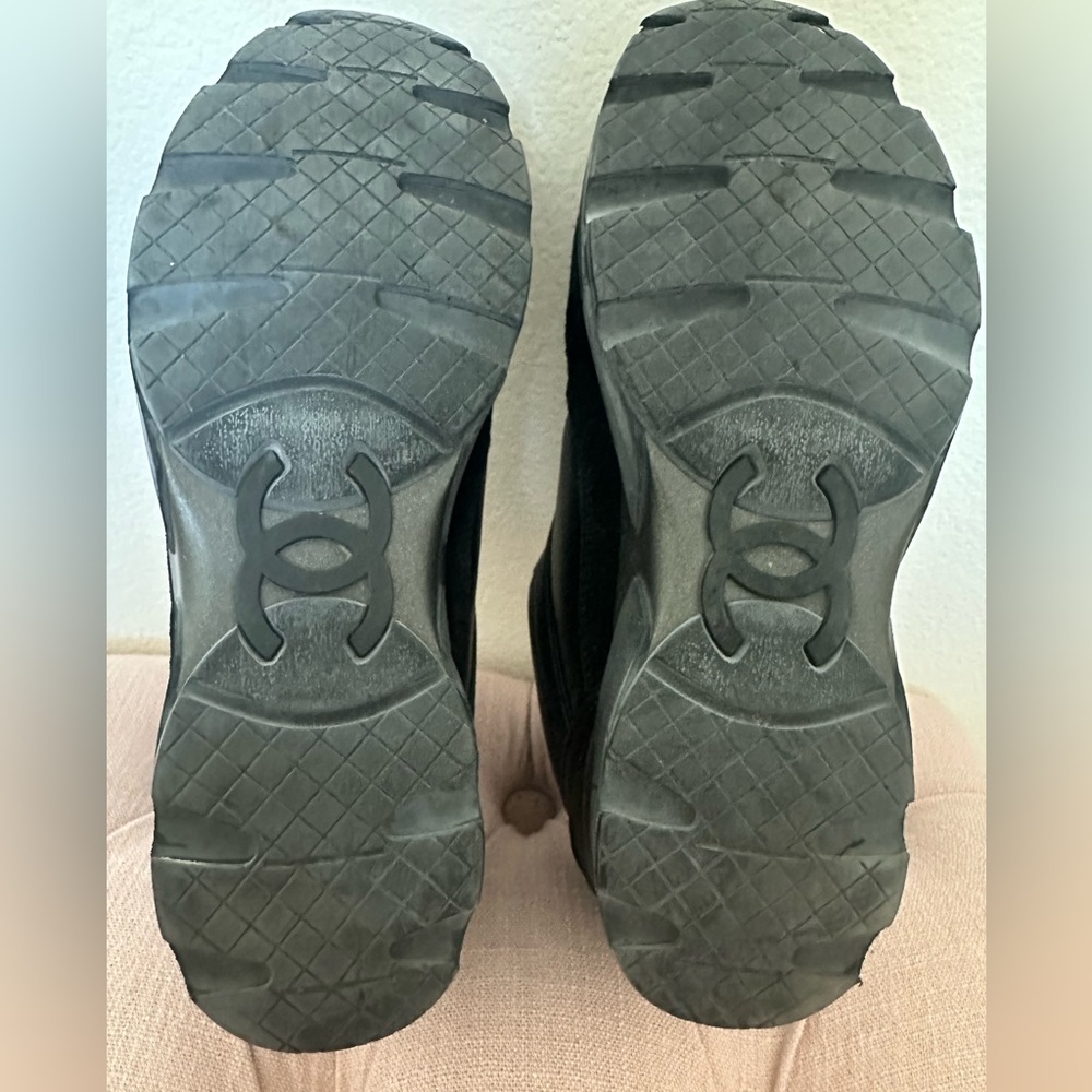 CHANEL black leather sneakers - Picture 4 of 9